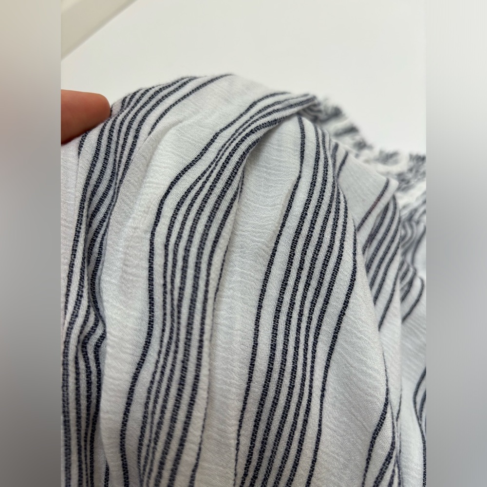Abercrombie & Fitch off shoulder striped top large butterfly sleeves white black - Picture 10 of 10